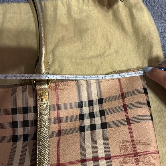 Burberry Haymarket Salisbury Tote Bag - Picture 9 of 10